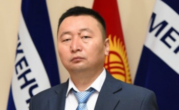 Анаркулова под стражу не брали. Потерпевший отказывается от своих слов