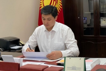 Премьер-министр Марипов пообещал студентам скидку по контракту
