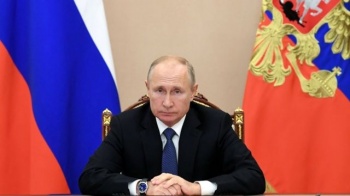 Путин предложил подумать о введении талонов для бедных
