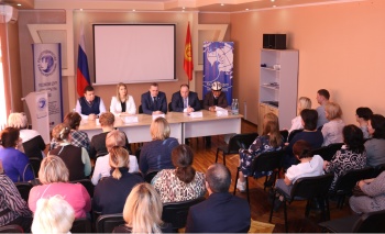 В школы Оша прибыла делегация российских учителей