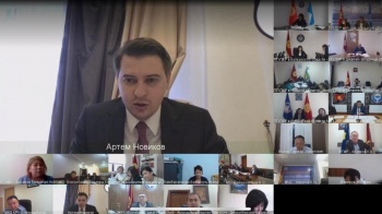 Новиков: Мы должны быть готовы к любому развитию событий по COVID