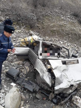В Ошской области в страшном ДТП погибли трое. Среди них малолетний ребенок