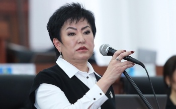 Депутат ЖК Гулькан Молдобекова хочет подставить президента?