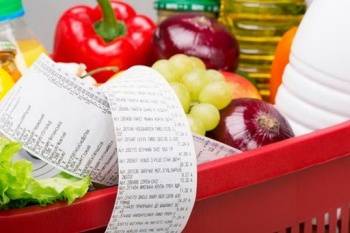 Эксперт: Особенно сильно по кыргызстанцам бьет рост цен на продукты питания