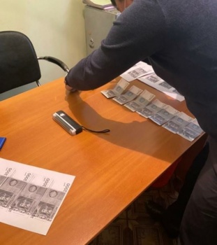 В Оше за взятку задержан начальник ГОМа