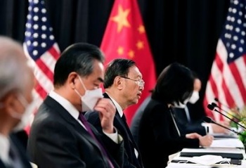 Китай обвинил США в нарушении протокола на переговорах