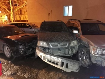 В Южно-Сахалинске совершена авария на машине с кыргызскими номерами
