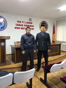 Мужчина решил повеситься из-за ухода жены. Его вернули к жизни милиционеры