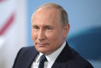 Путин подписал закон о своем праве идти еще на два президентских срока