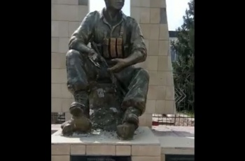 В КР вандалы разбили памятник воинам, погибшим в Афганистане и Баткене