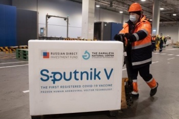 Сегодня в Кыргызстан поступит первая партия российской вакцины "Спутник V"