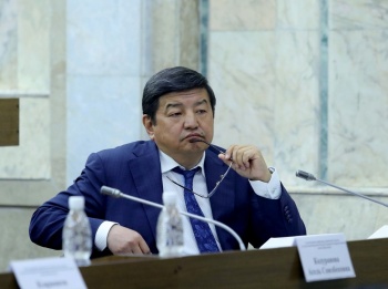 Супруга Акылбека Жапарова ответила на обвинения сына Атамбаева в адрес мужа