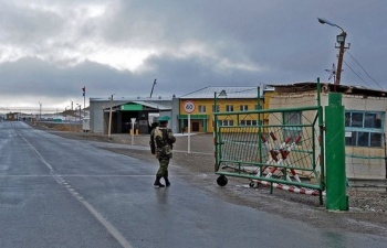МИД Таджикистана просит граждан воздержаться от любых поездок в Кыргызстан