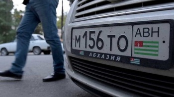 В ГКНБ выявили налаженную схему ввоза контрабандных авто из Абхазии