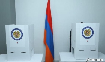 В Армении сегодня проходят внеочередные выборы в парламент