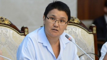 Рита Карасартова на митинге рассказала как бороться с фейками