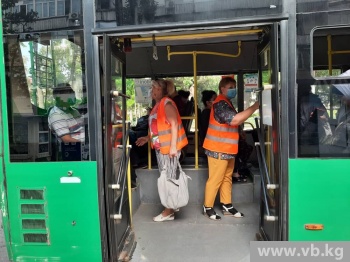 Продолжаются санитарные рейды и обработка в общественном транспорте