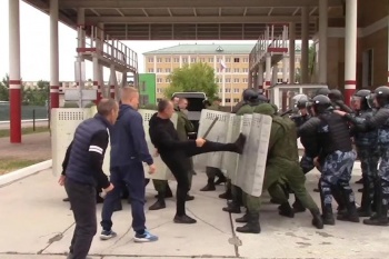Пограничники КР вместе с коллегами по СНГ отработали борьбу с бандгруппами