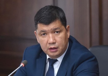 Вакцина через скидки на обувь. Мэру Бишкека задали ряд актуальных вопросов