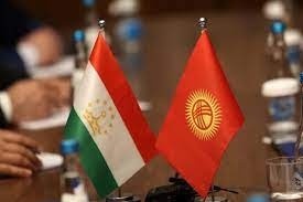 Гражданам Таджикистана разрешат пересекать границу для учебы в КР