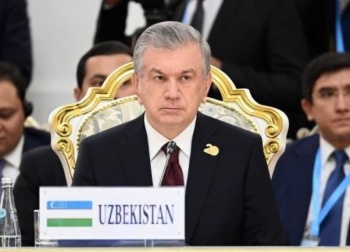 Президент Узбекистана уволил главу "Узкомназорат" за блокировку соцсетей