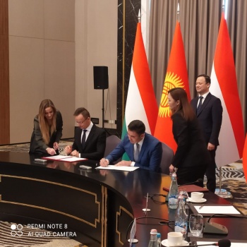 Фондовые биржи Кыргызстана и Венгрии подписали меморандум о сотрудничестве
