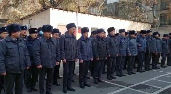 В УВД Ленинского района Бишкека поздравили участковых с их праздником