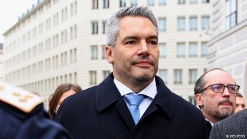 Новым канцлером Австрии стал Карл Нехаммер. Он - второй за два месяца