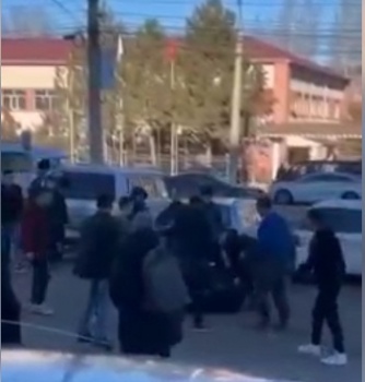 В Бишкеке в микрорайоне "Тунгуч" произошла массовая драка
