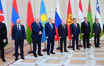 Президент Садыр Жапаров принимает участие в неформальной встрече глав стран