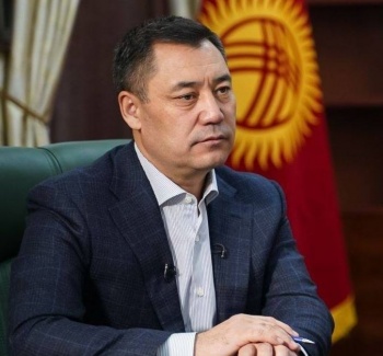 Садыр Жапаров призвал депутатов "вытягивать ноги по размеру кровати"