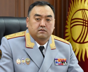 Глава МВД Улан Ниязбеков поздравил кыргызстанцев с Новым годом