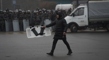 В Казахстане отменили отправление нескольких поездов в связи с протестами