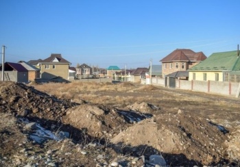 Жителям жилмассива "Жер-Ынтымагы" в Бишкеке выдано 639 техпаспортов