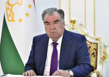 Эмомали Рахмон повысил зарплаты военнослужащим