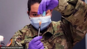 Военные врачи США разрабатывают "супервакцину" от коронавируса