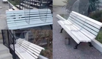 В Геленджике появились антиковидные скамейки (видео)