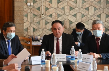 Одобрены кандидатуры председателей Конституционной палаты и Верховного суда