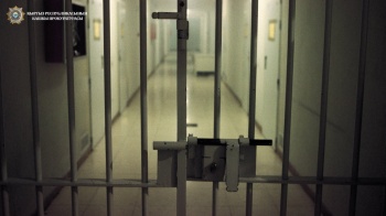 В Ошской области мужчину незаконно содержали под стражей