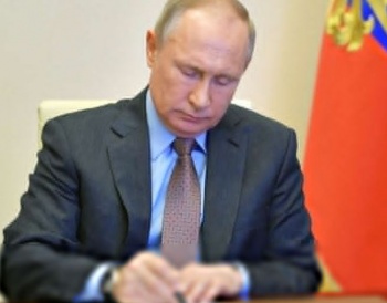 Путин подписал закон об антикризисных мерах в условиях санкций