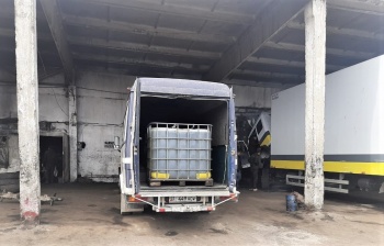 В Ошской области в ходе рейда изъято 1500 литров спиртосодержащей продукции