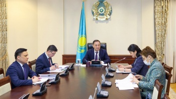 Казахстан снимает ограничения на сухопутной границе с Кыргызстаном