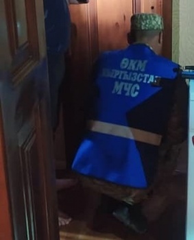 Спасатели МЧС помогли женщине выбраться из закрытой ванной комнаты