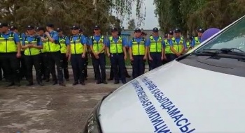 В Ленинском районе Бишкека состоялось открытие передвижной приемной милиции