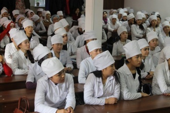 В Кыргызстане у 12 частных медколледжей нет условий для практики студентов