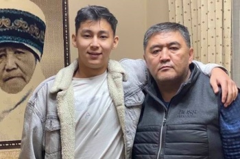 Младший сын Камчыбека Ташиева помог больному ребенку