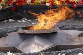 В Бишкек прибывает частица Вечного огня от Могилы Неизвестного солдата