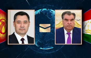 Президент Таджикистана поздравил Садыра Жапарова с 77-й годовщиной Победы