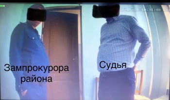 Судья и заместитель прокурора вместе задержаны при получении взятки