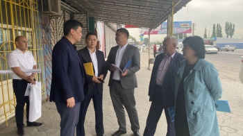 Бакыт Торобаев ознакомился с состоянием и ходом строительства автодорог